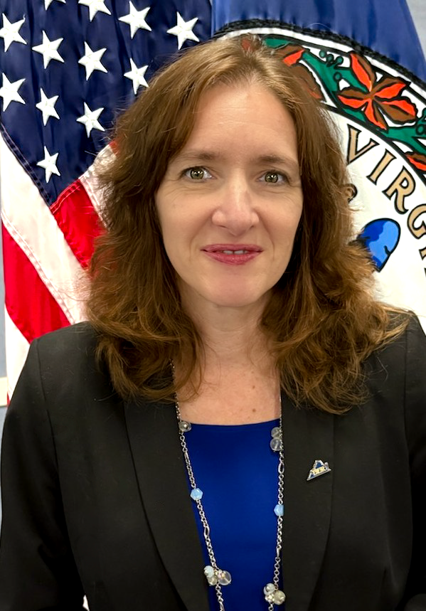 صورة لمديرة DPOR لورا ماكلينتوك